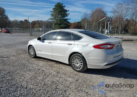 2016 Ford Fusion z USA, uszkodzony, nr VIN 3FA6P0LU5GR190494